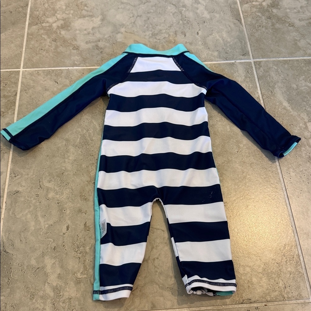 Striped Long Sleeve Rash Guard - Picture 6 of 6